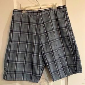 Burnside Mens size 36 Plaid Shorts
